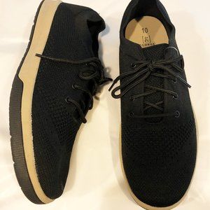 Shoes mens new size 10M fabric upper memory foam